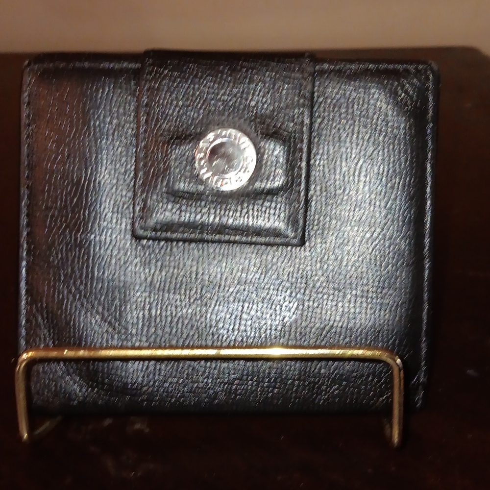BVLGARI BLACK LEATHER COMPACT WALLET